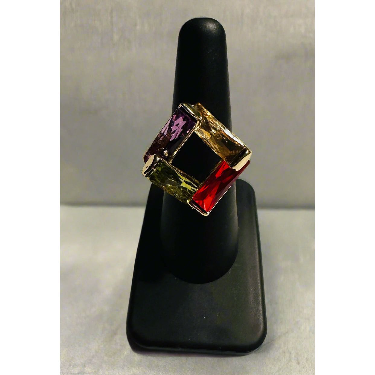 Stretchy and Adjustable Rings