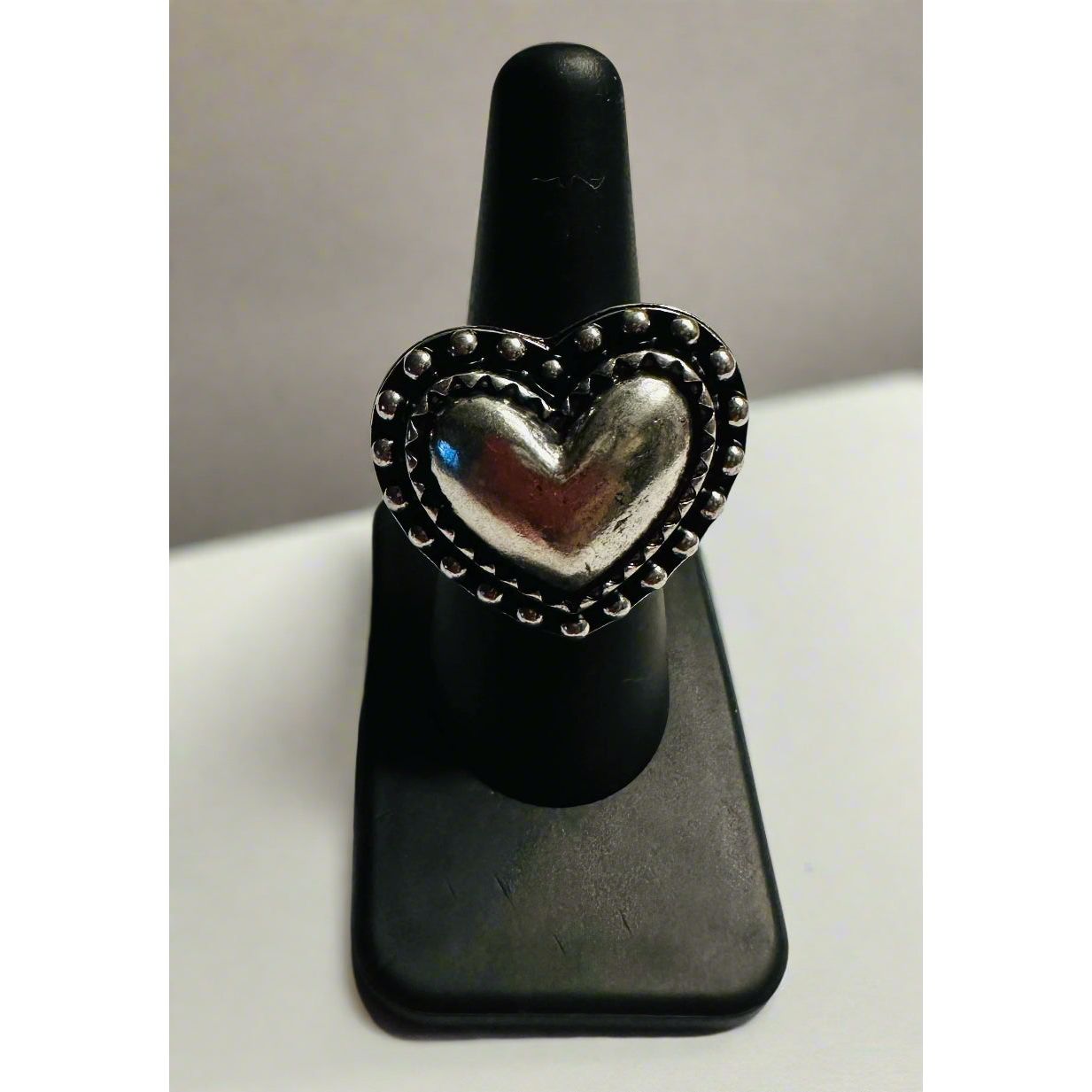 Stretchy and Adjustable Rings