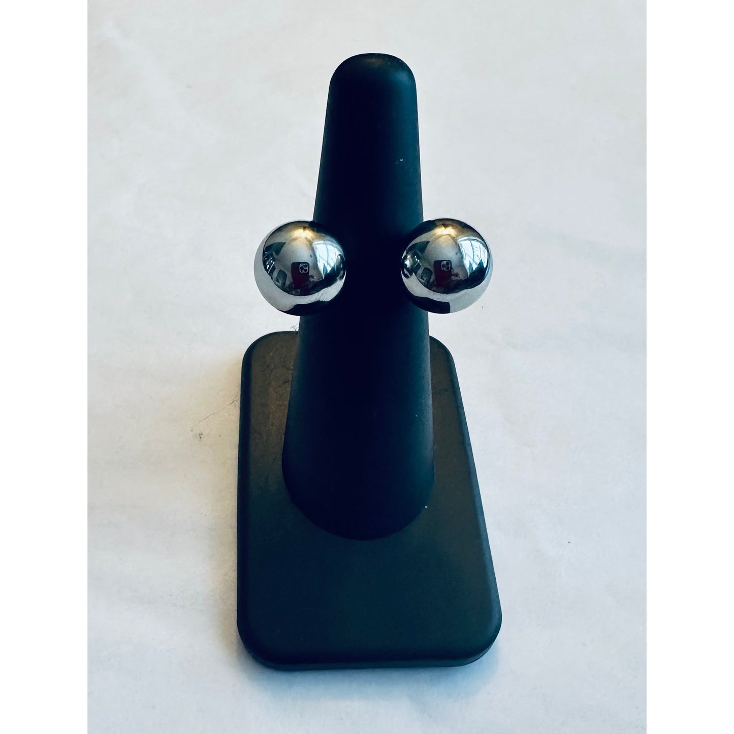 Stretchy and Adjustable Rings