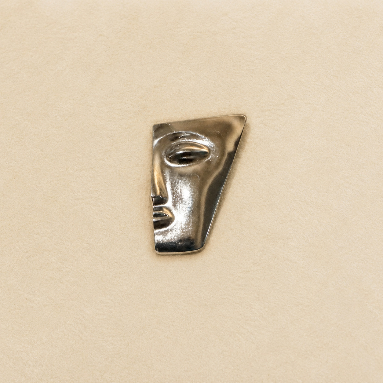 $9 Brooch