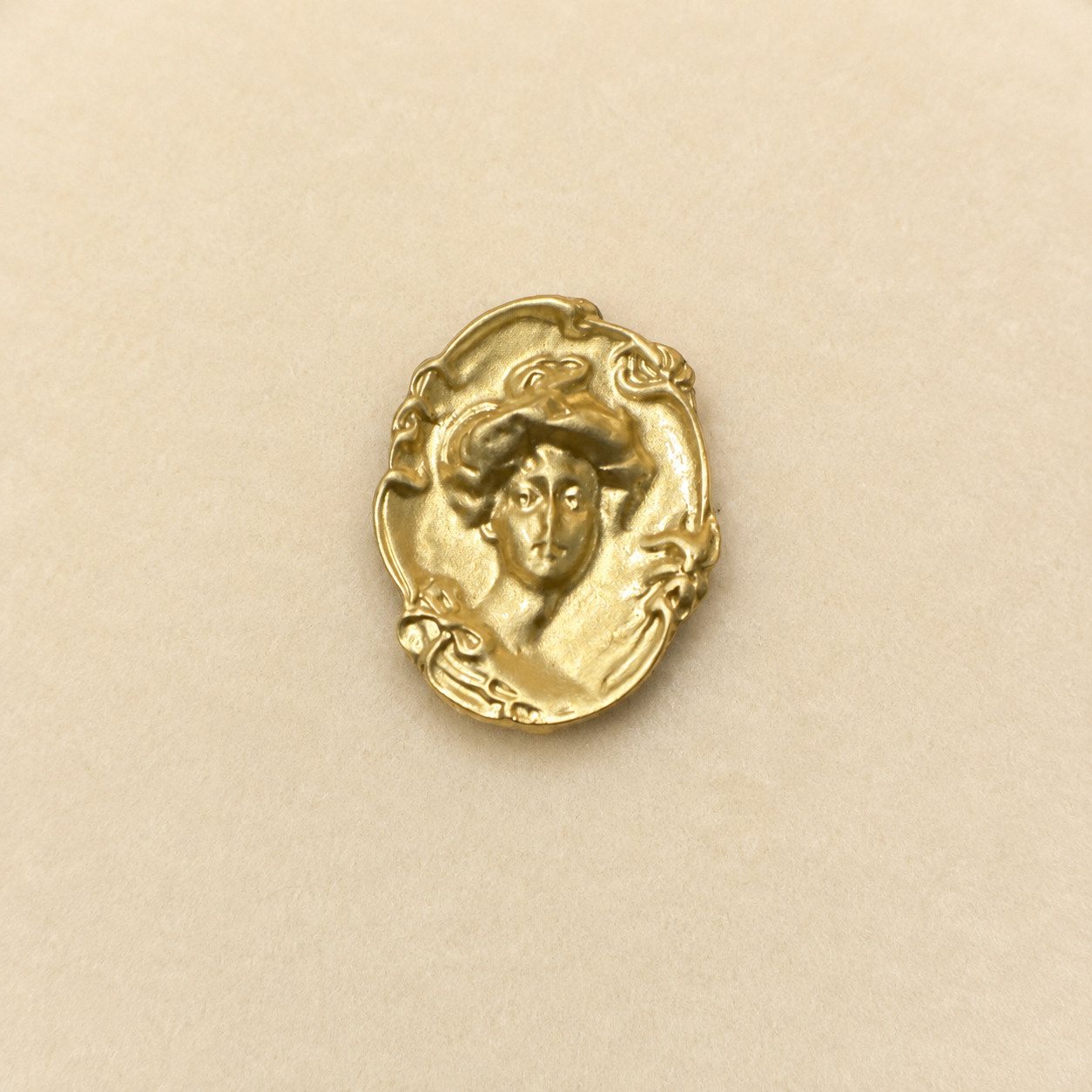 $9 Brooch